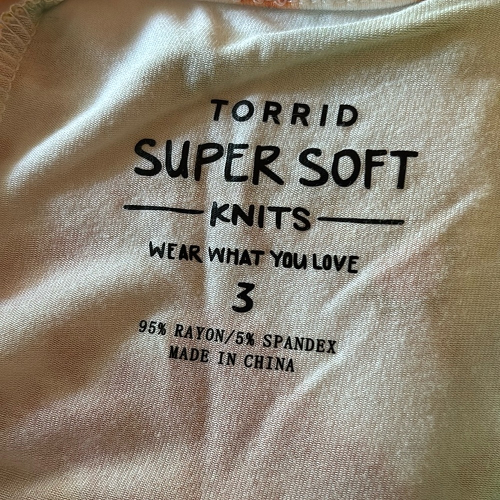 Torrid NWOT Tie-Dye V-Neck Super Soft Dress Size 3 (22/24 or 3X) - Picture 5 of 11
